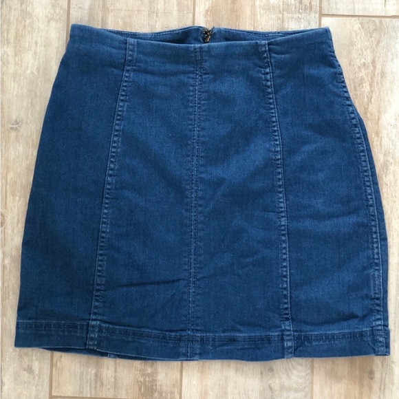 Free People Modern Femme Dark Wash Denim Mini Skirt Sz 8 - Picture 9 of 11